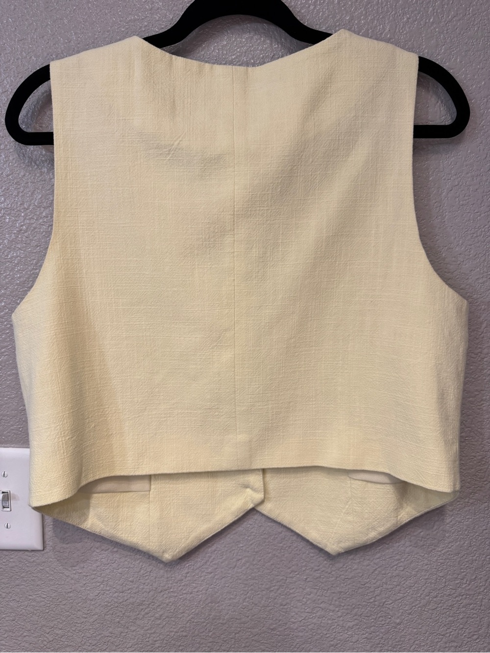 Lioness Linen Blend Tailored Vest Top Butter Yellow Sleeveless Button Front - Picture 2 of 4
